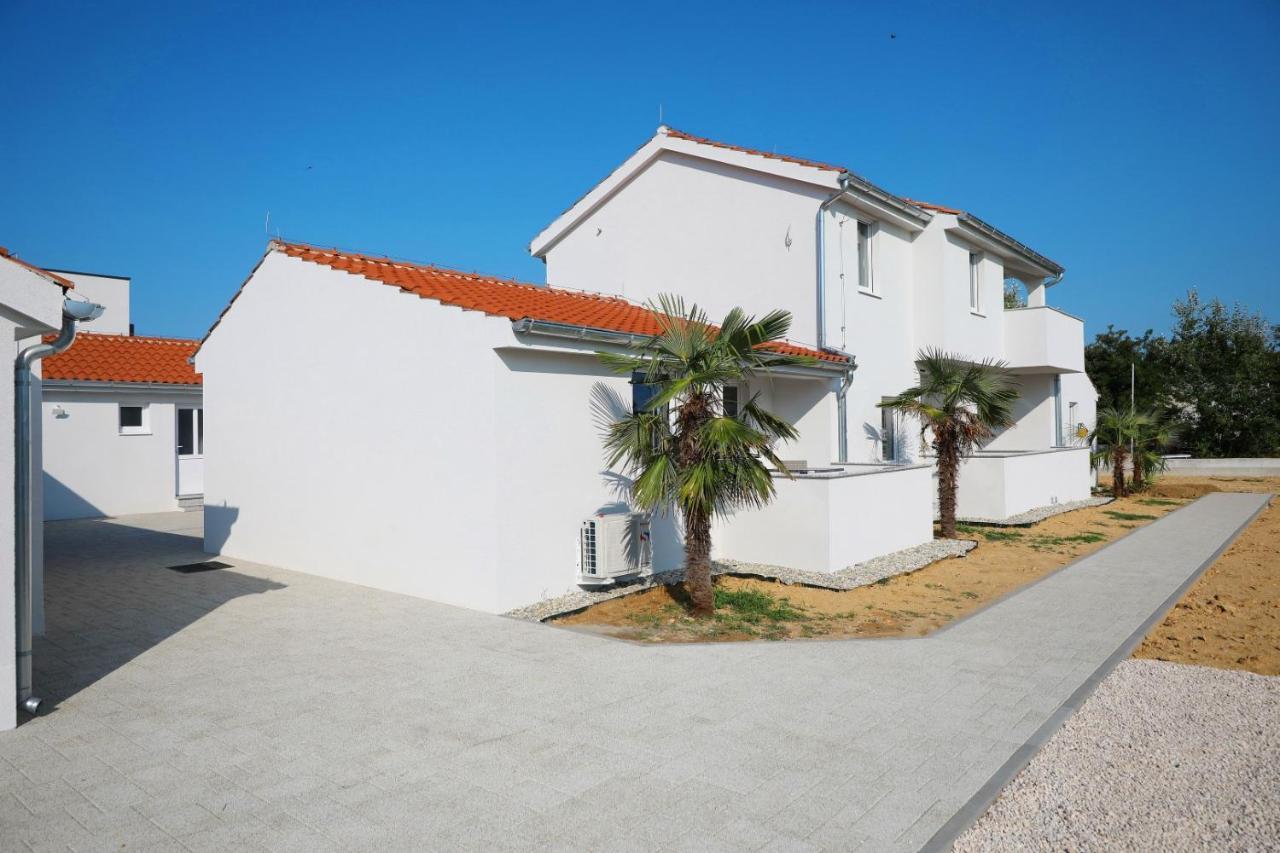 Apartments Noa Nin Zdrijac Exterior foto